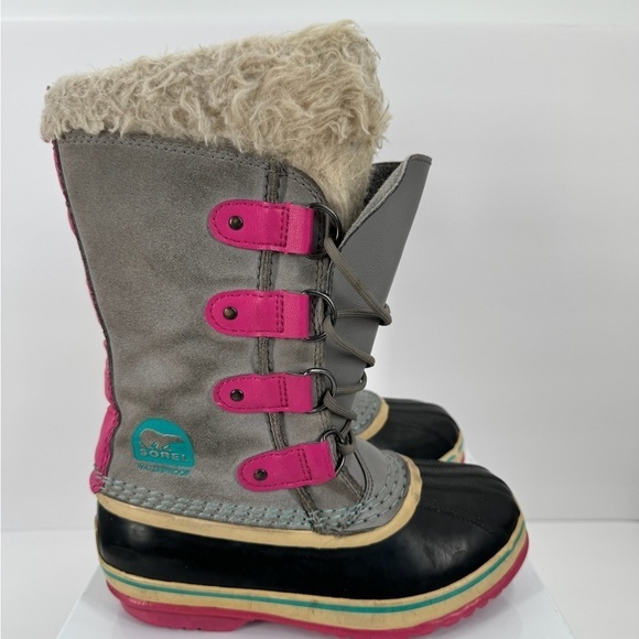 Sorel Winter Boots Girls Size 2 - Picture 1 of 6